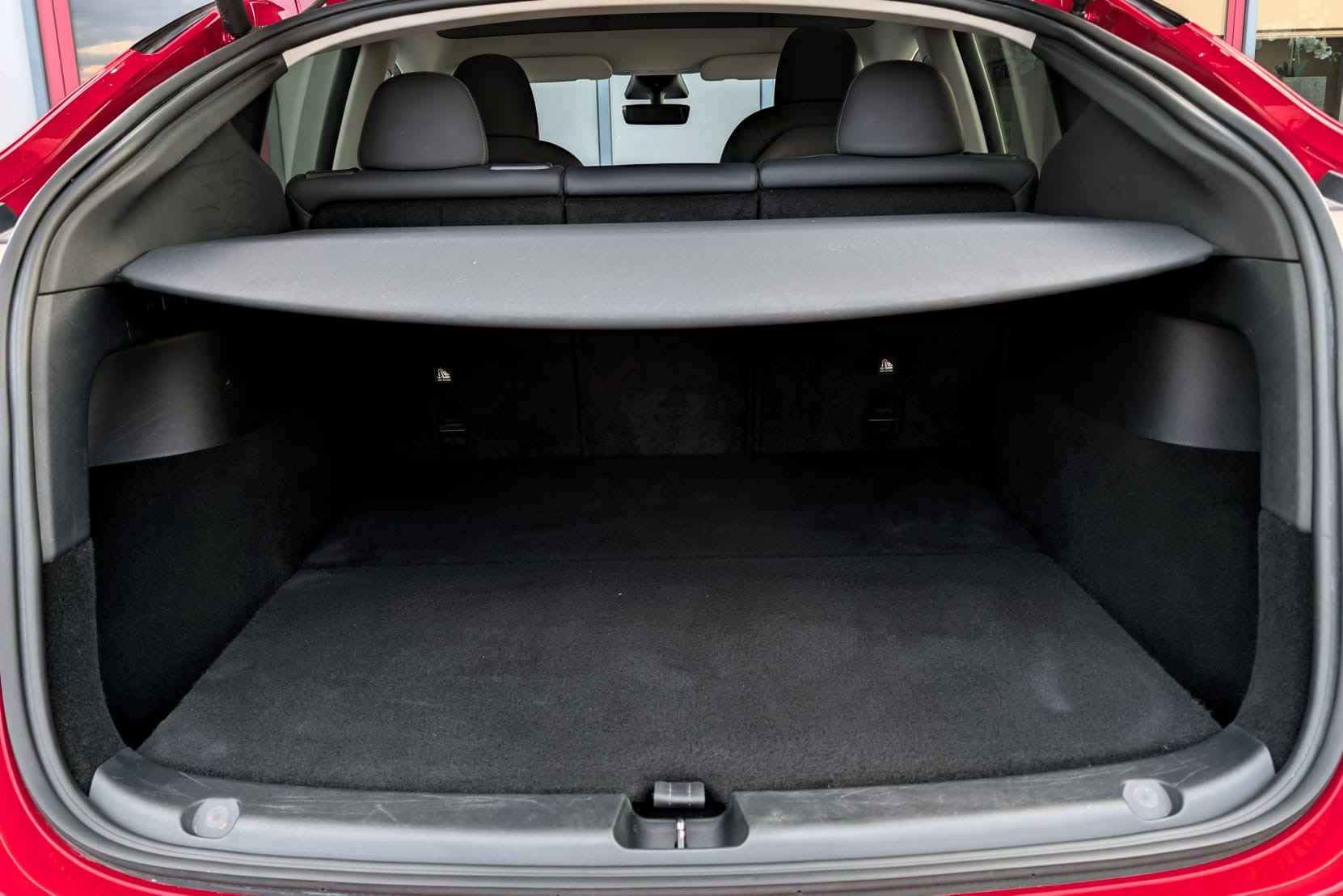 Tesla Model Y DualMotor LongRange AWD - Image 15